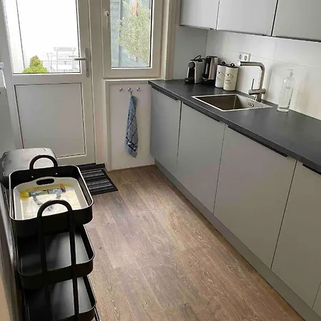 Haagshuisje- Eigen Appartement, Dichtbij Alles, Stijlvol Appartement Voorburg