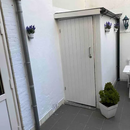 Haagshuisje- Eigen Appartement, Dichtbij Alles, Stijlvol * Voorburg