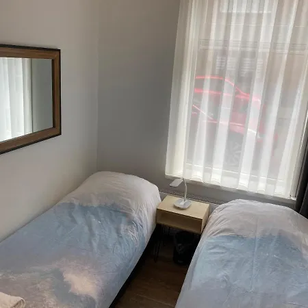 Haagshuisje- Eigen Appartement, Dichtbij Alles, Stijlvol *