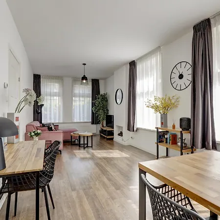 Haagshuisje- Eigen Appartement, Dichtbij Alles, Stijlvol *