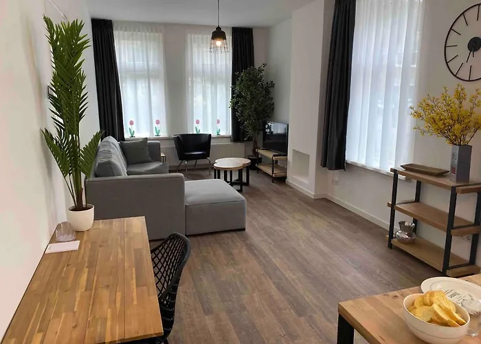 Haagshuisje- Eigen Appartement, Dichtbij Alles, Stijlvol Apartamento Voorburg