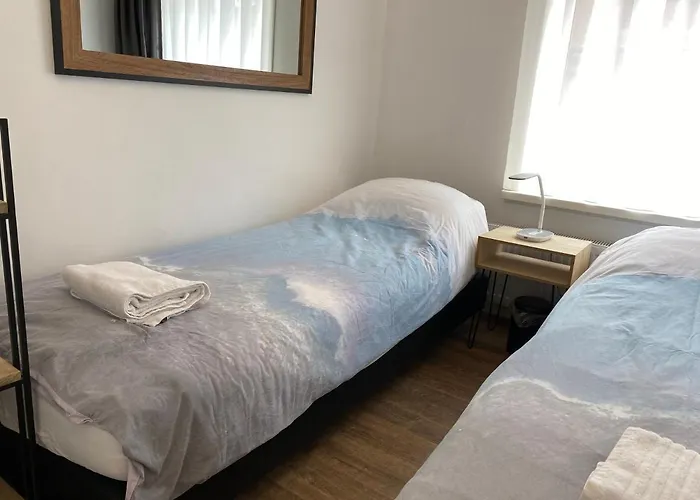 Haagshuisje- Eigen Appartement, Dichtbij Alles, Stijlvol Voorburg